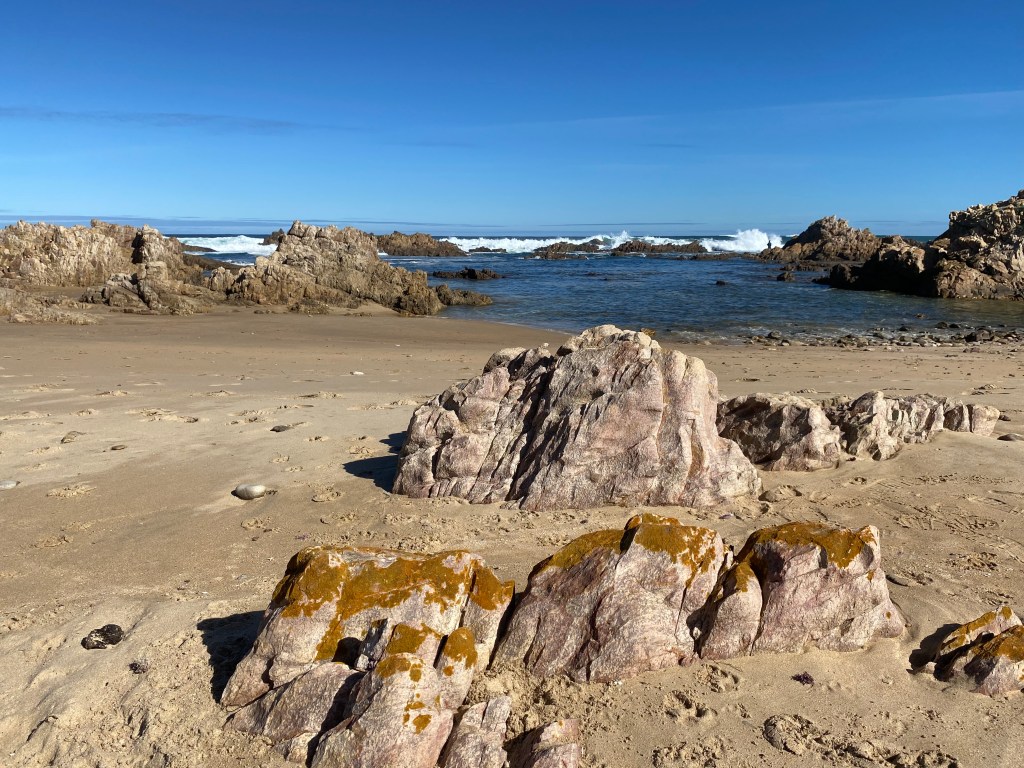 Rocky structure at Wildside Beach in Buffelsbaai is great for fishing