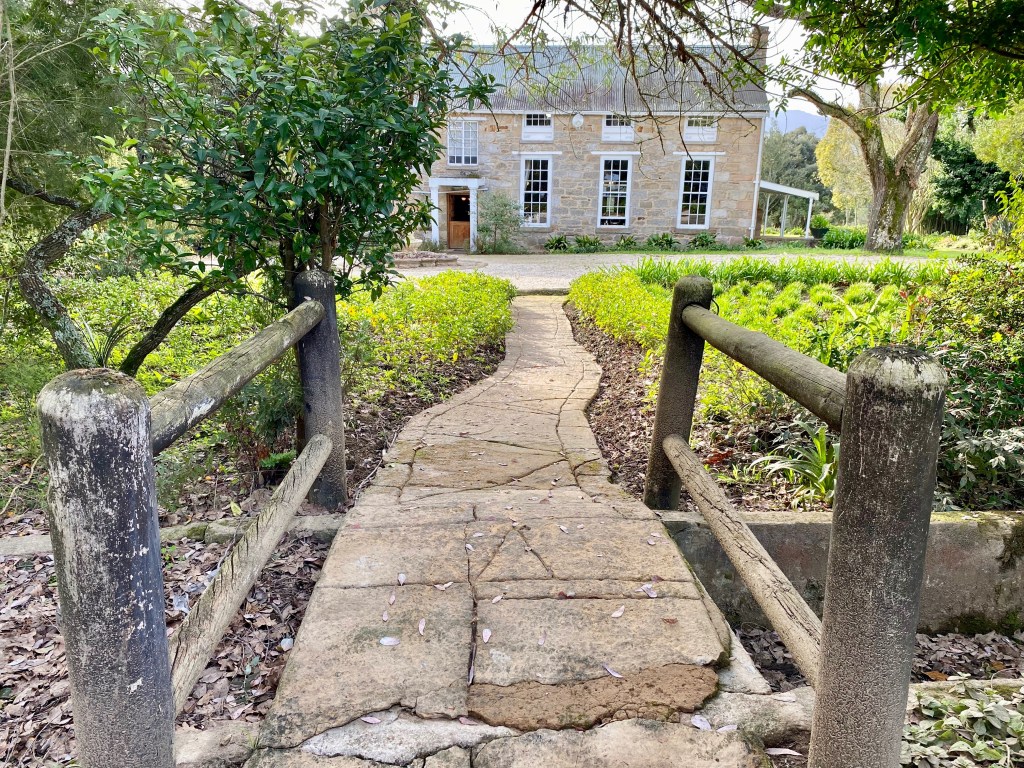 The pathway between Portland Manor Hotel and the Manor House